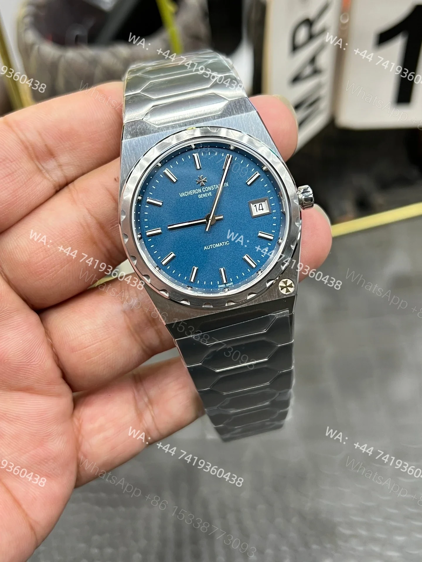 View 5 of Super Clone Vacheron Constantin1:1 Historiques 222 4200H/222A-B934 37mm Steel Blue Dial 1:1 Replica