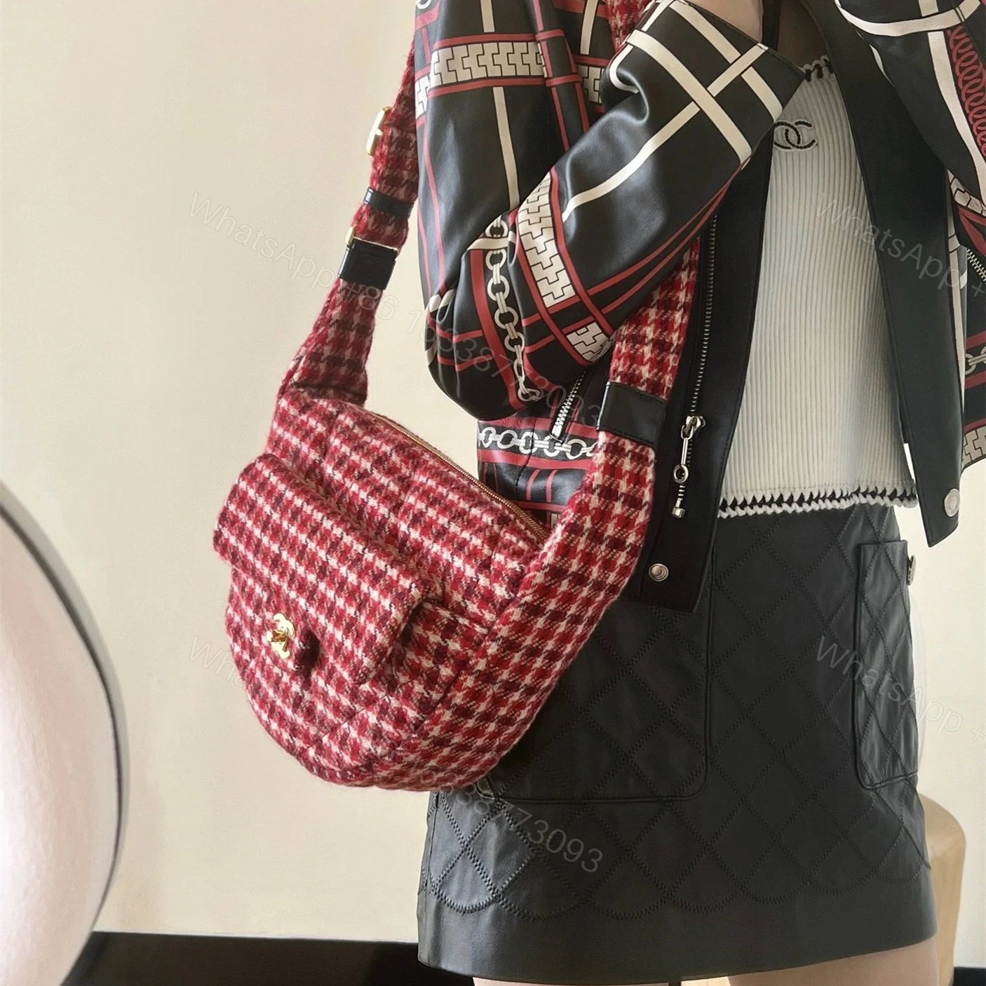 View 10 of 高仿Chanel*24N系列AS5052/Cocomeige Hobo半月包千鳥格免檢版