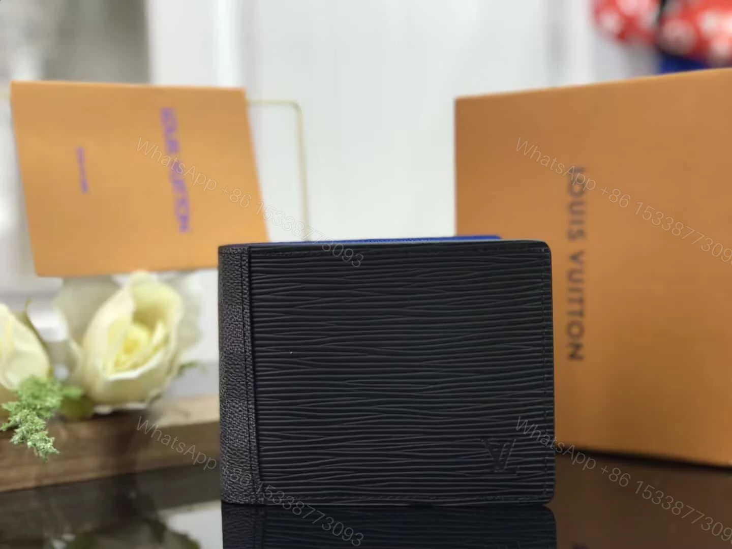 View 4 of LV MULTIPLE WALLET – M67896