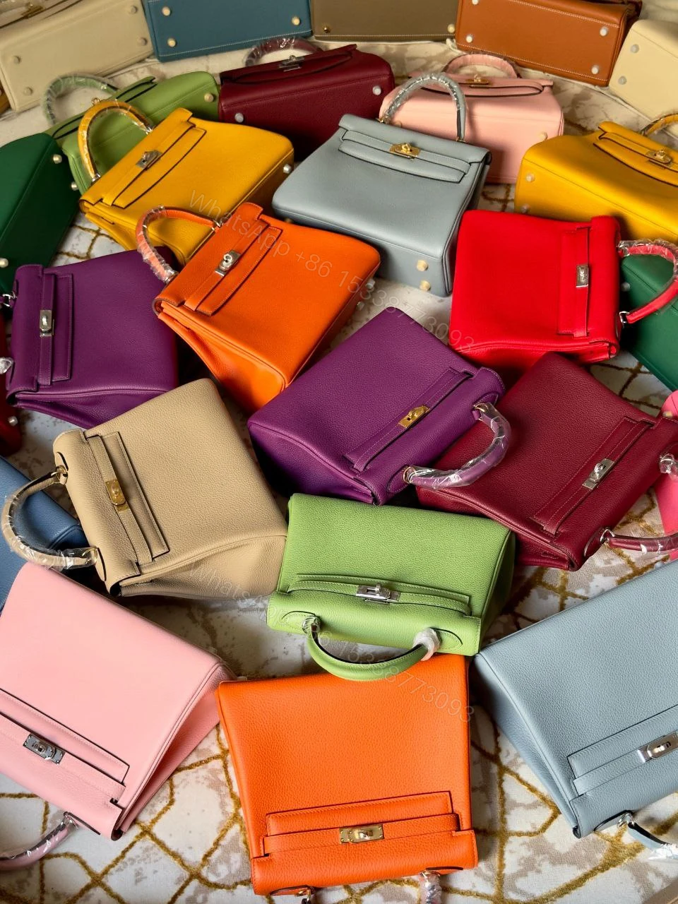 View 4 of HERMÈS Kelly 25 handbag in Chai Togo