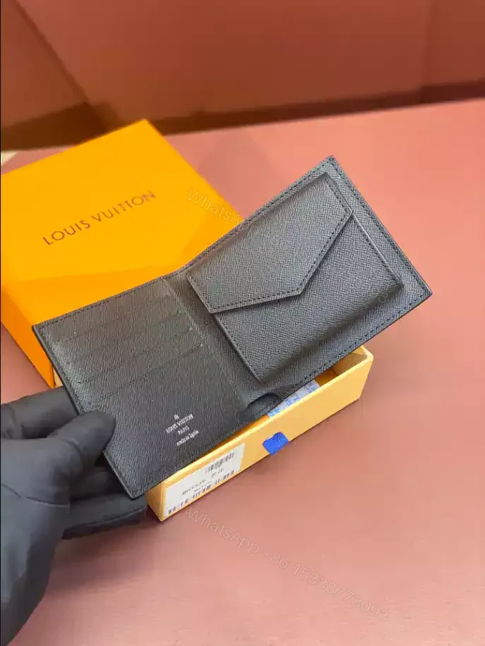 View 4 of LV MARCO WALLET TAIGA LEATHER – RRG092