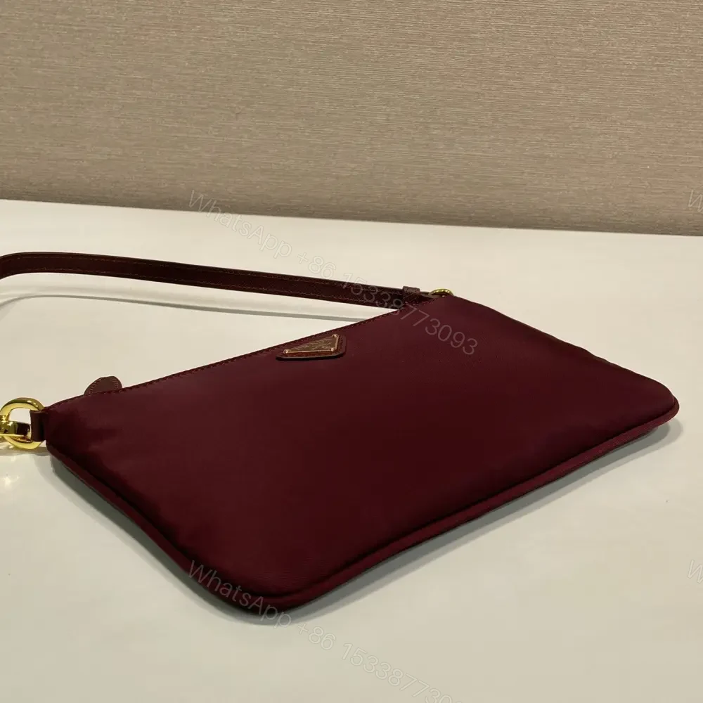 View 6 of 高仿Prada*RE-Nylon系列1NE545腋下包酒紅色免檢版