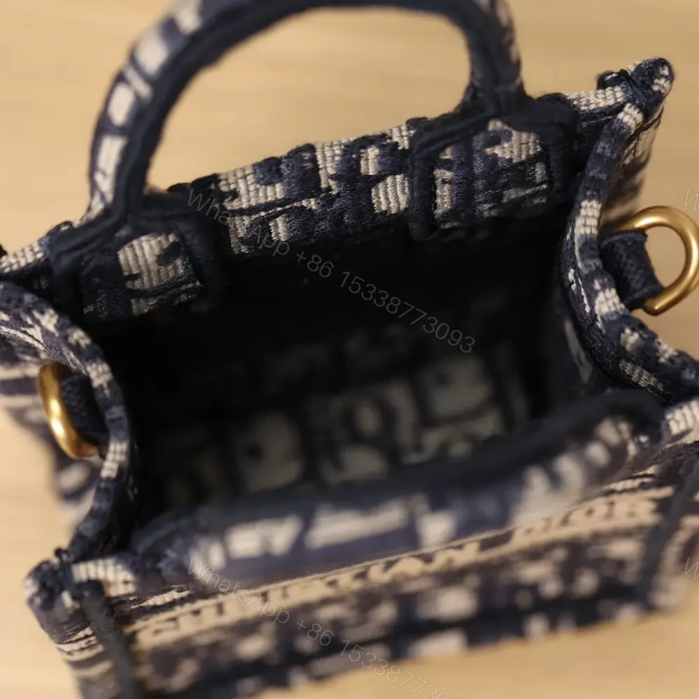 View 9 of 高仿Dior*BookTote迷你塔羅牌手機包限量款