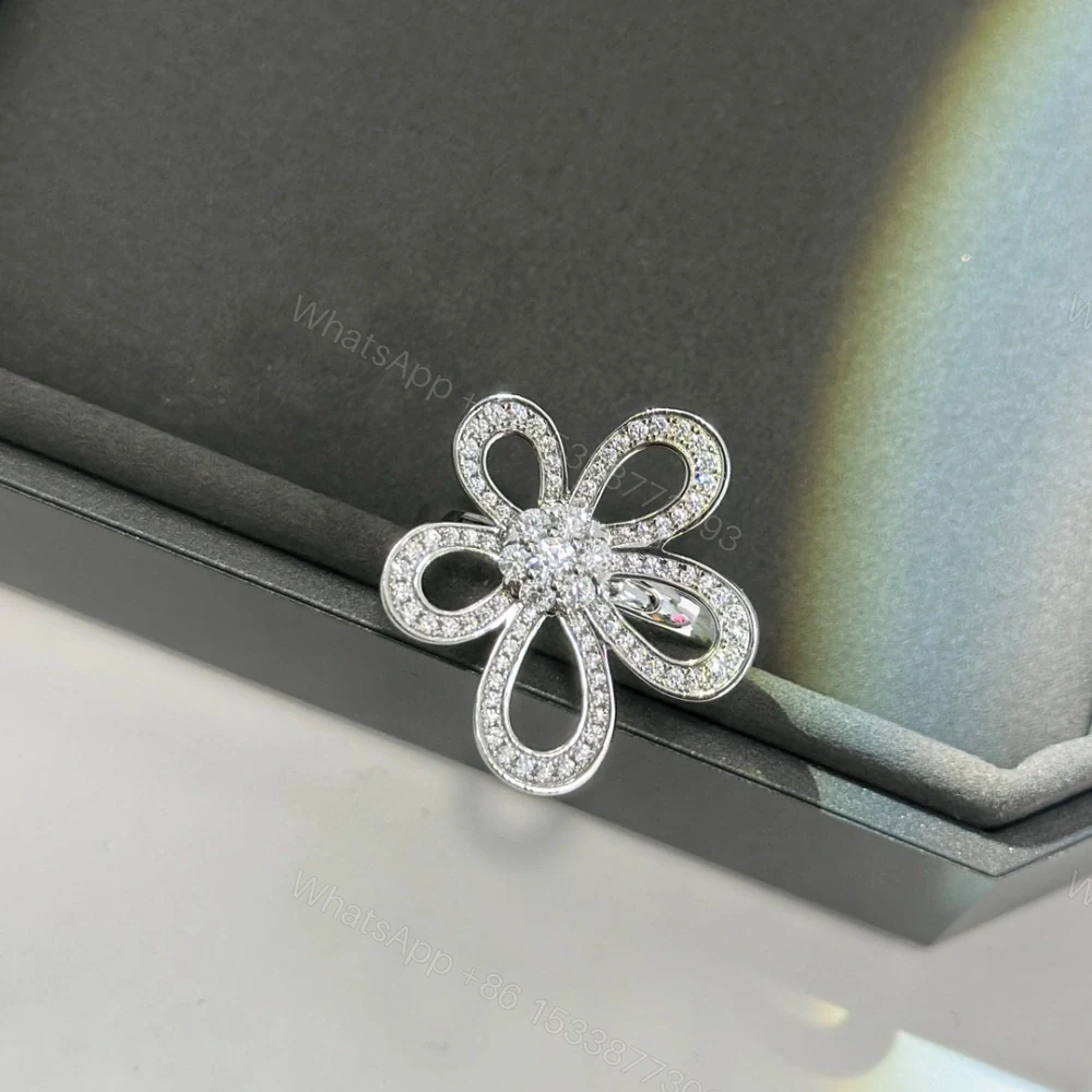 View 3 of 高仿首飾VanCleef&Arpels*RP05300鑲嵌花朵戒指白金款