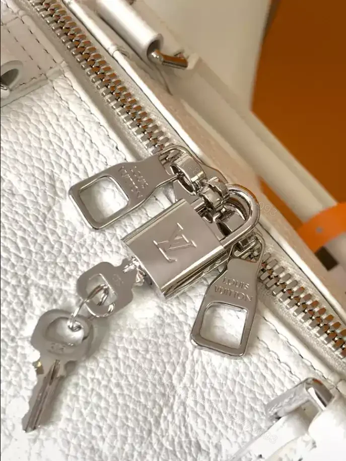 View 7 of LV X YK BANDOULIÈRE KEEPALL 50 – LBV425