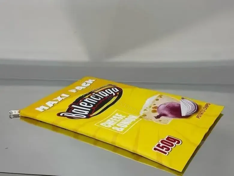 View 8 of Lux Cheese-Onion Crisp Maxi Snack Pack