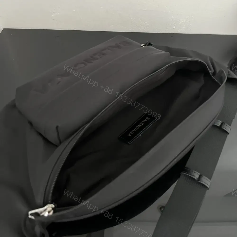 View 9 of 高仿BalenciagaWheelBeltpack系列尼龍胸包黑色
