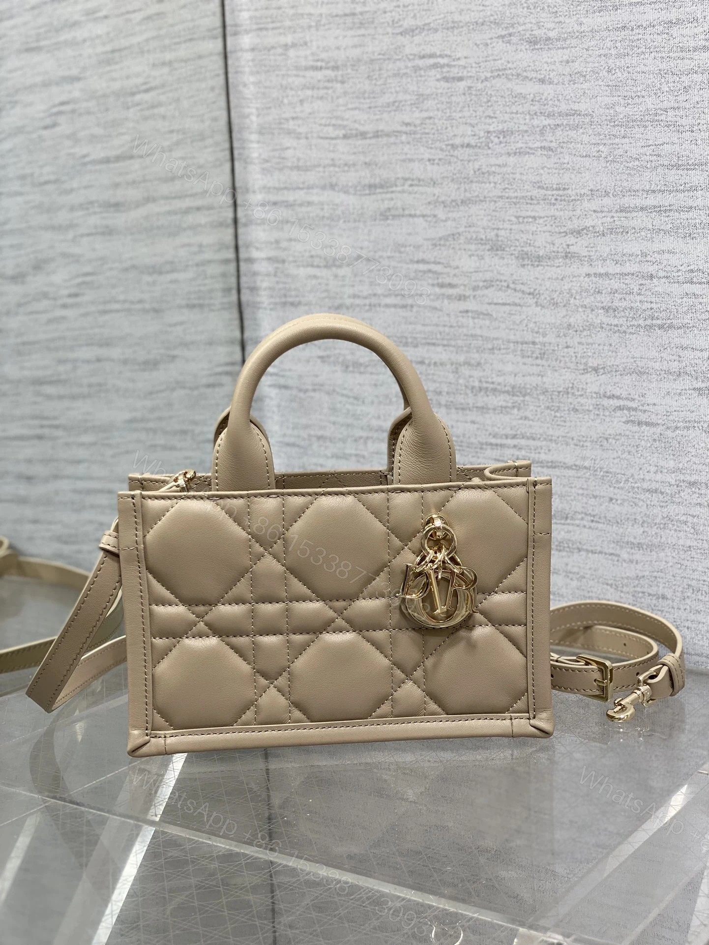 Dior 高仿迷你Lady D-Joy手提包 焦糖羊皮小包 金扣百搭款 — view 1