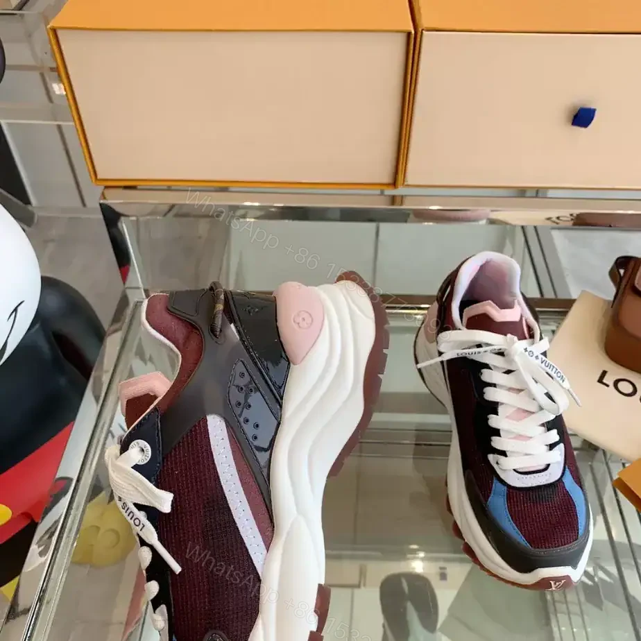 View 6 of LV WOMEN’S RUN 55 SNEAKER – LSVM063