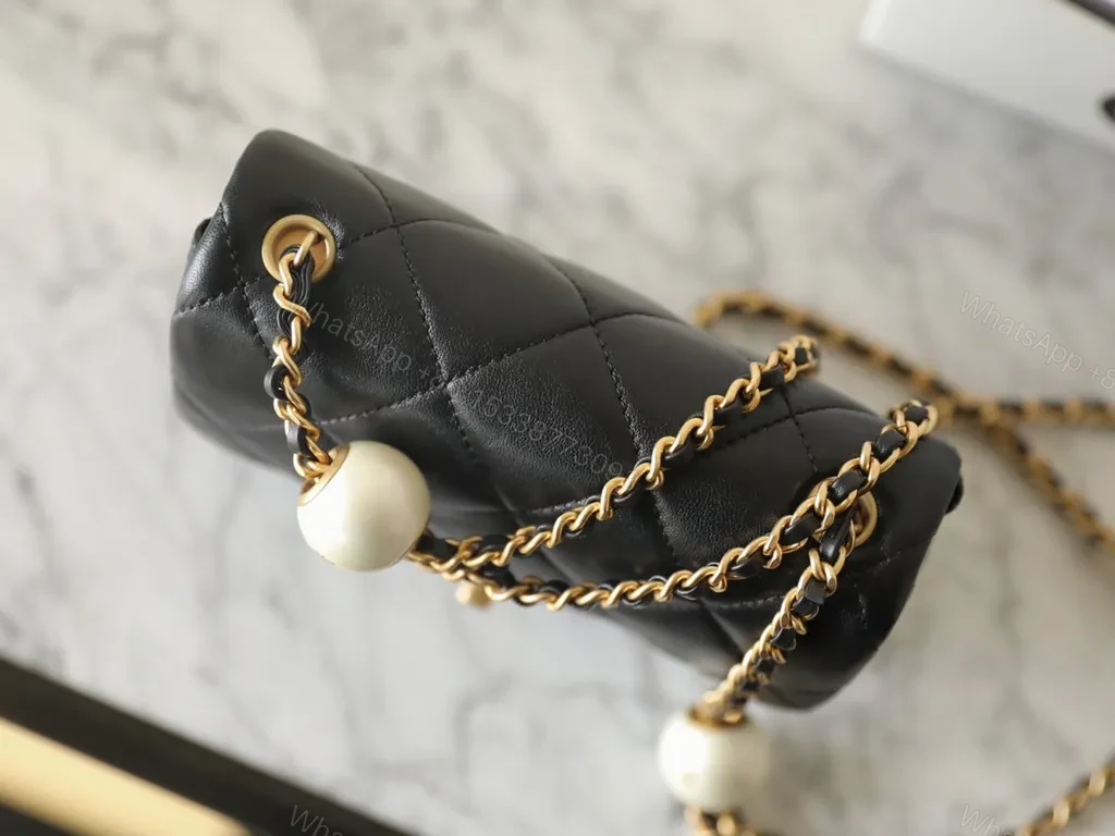 View 7 of Chic Quilted Chain Bag: Timeless Luxury for All-Day Style
