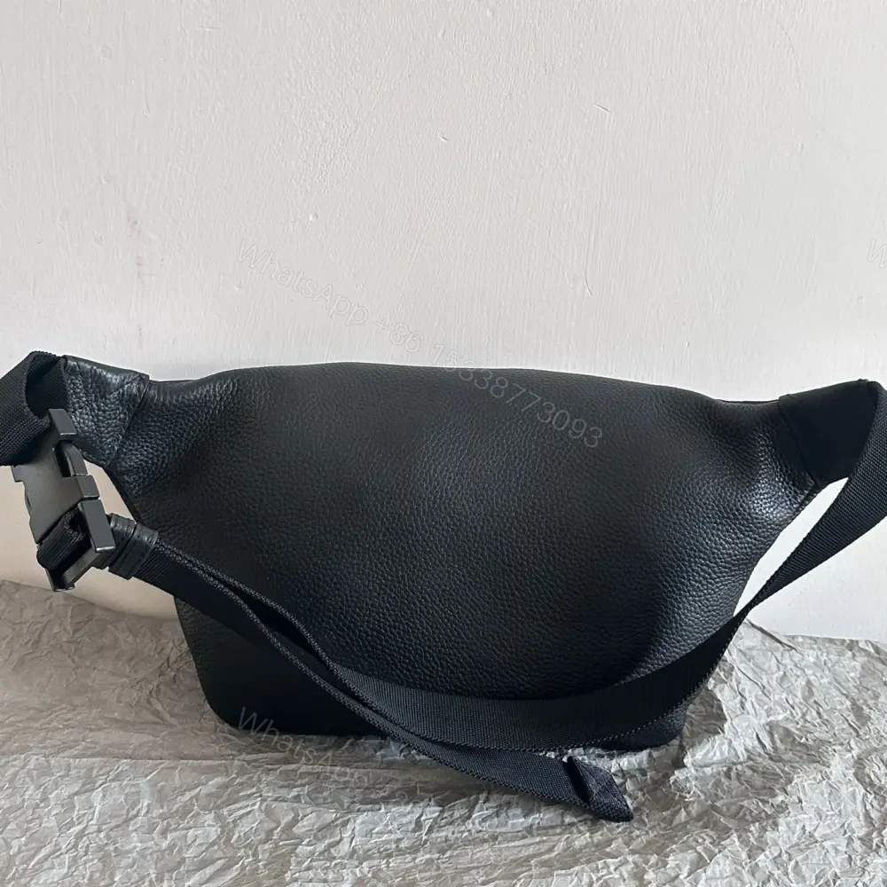 View 2 of 高仿Balenciaga男士小牛皮腰包