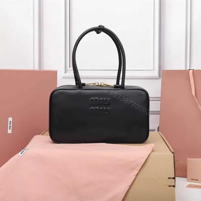 高仿miumiu*5BB172壓紋LOGO手提包小牛皮黑色免檢版 — view 1