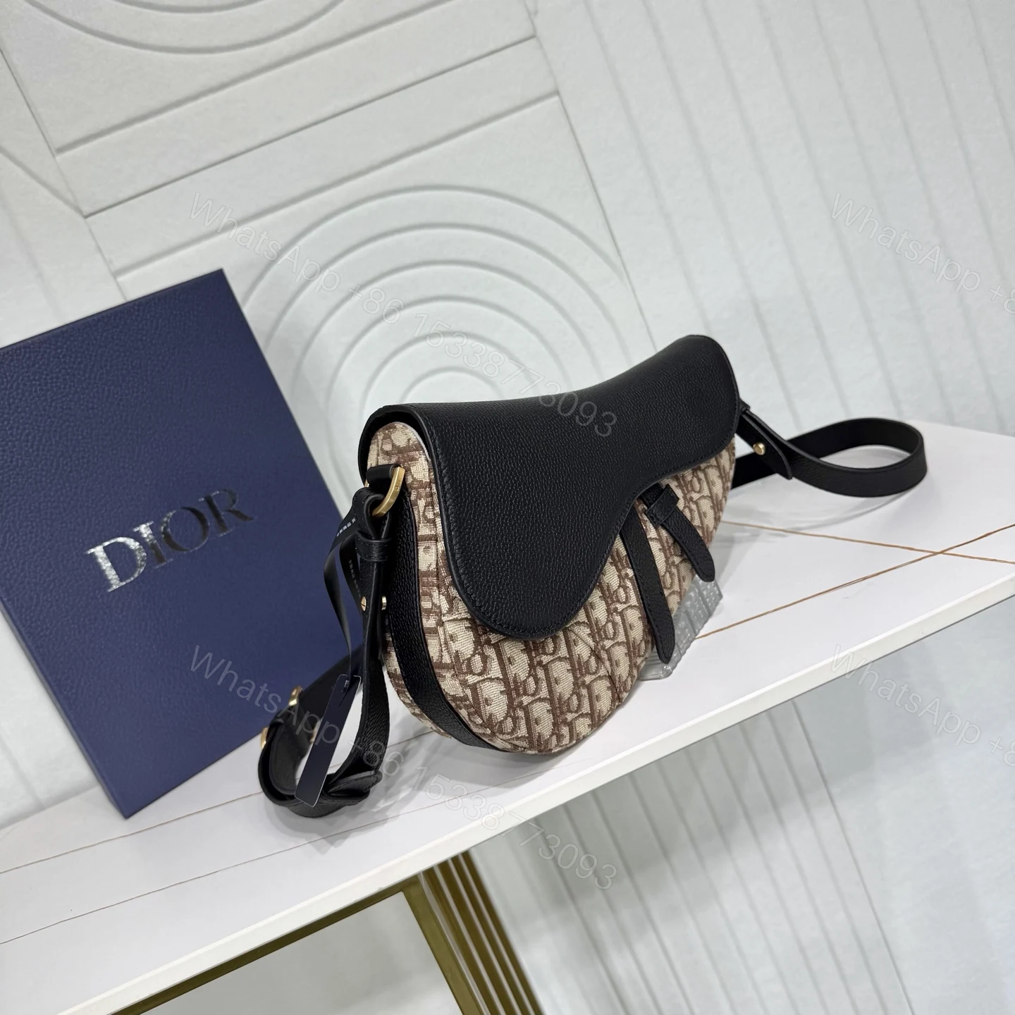 Dior 高仿 Saddle 馬鞍包 經典Oblique老花拼接黑色皮革斜背包 — view 1