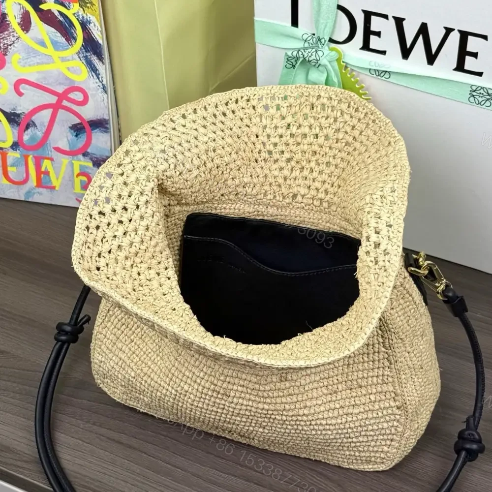 View 9 of 高仿Loewe*Ola系列2123酒椰纖維單肩包中號自然色免檢版