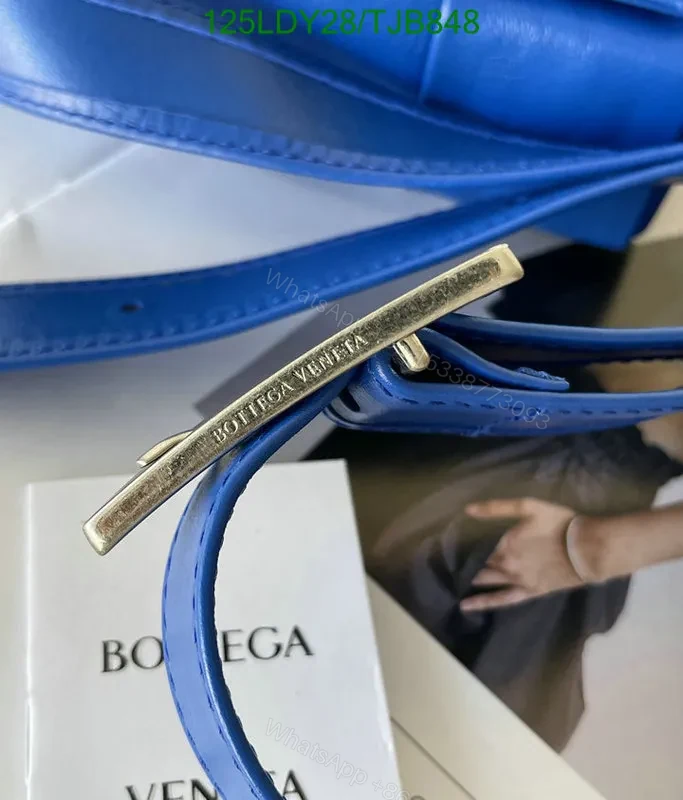 View 88 of Bottega Veneta Premium Nappa Leather Intrecciato Weave Bag with Magnetic Fastening BV9101