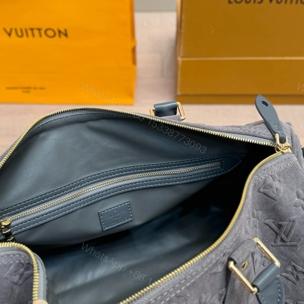 View 9 of Louis Vuitton Speedy P9 Bandoulière 40 Gray 40Cm M15225