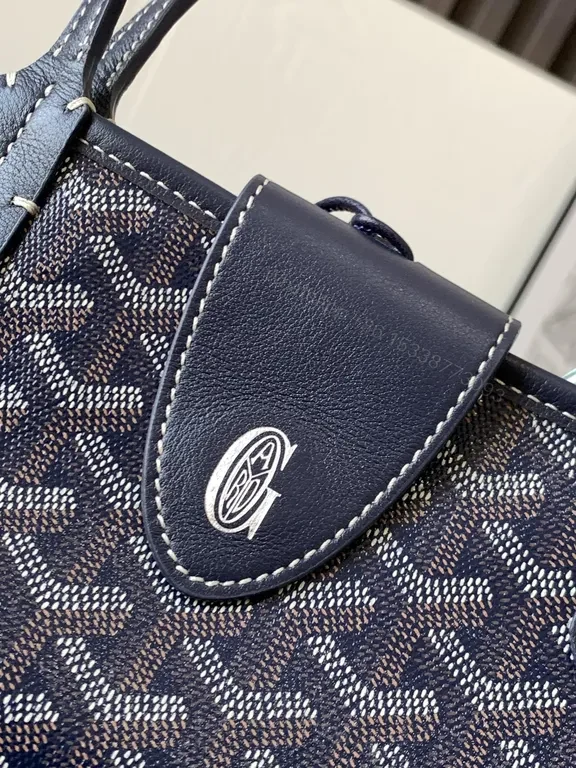View 7 of Structured Elegance Day Tote: Geometric Pattern, Durable Luxe Bag
