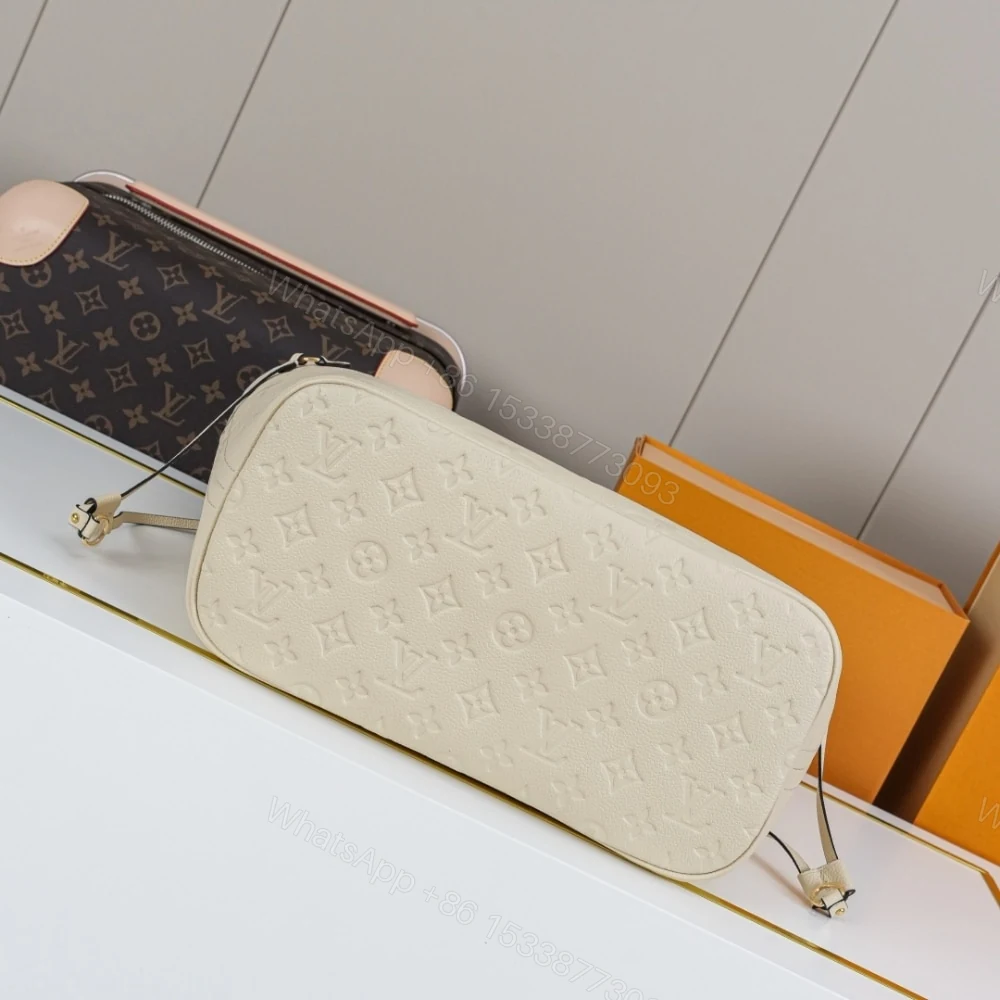 View 7 of Louis Vuitton Neverfull MM Crème Beige 31Cm M46676