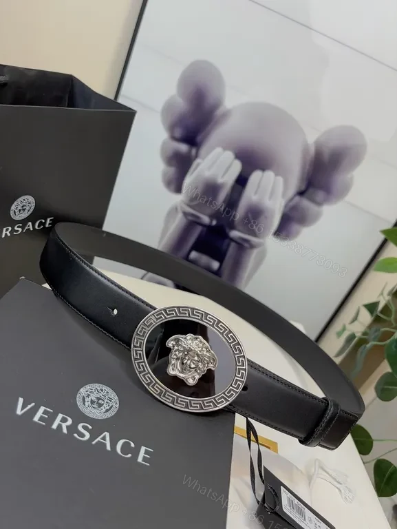 Elegant Leather Belt with Versace Buckle - Modern Luxury Belt — view 1