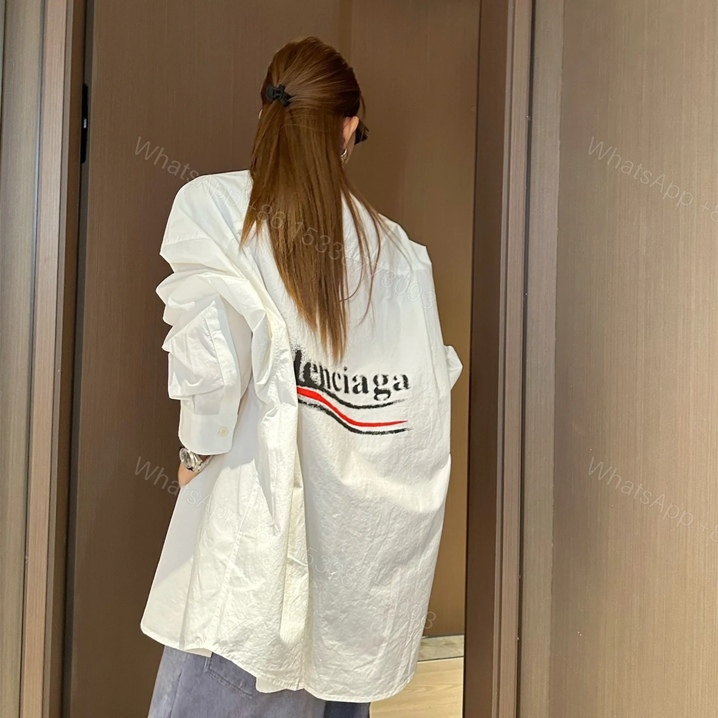 View 18 of 高仿Balenciaga*SS24系列790731背後可樂LOGO襯衫白色