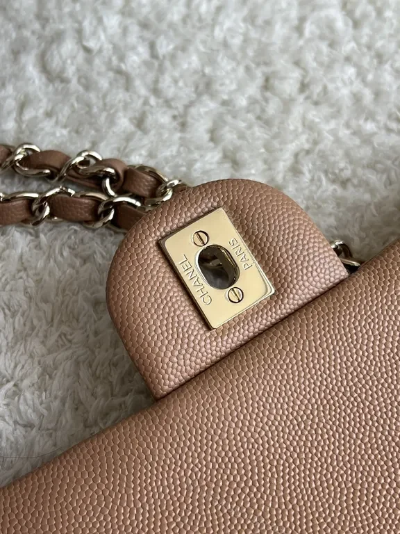 View 4 of Chic Quilted Crossbody: Timeless Luxury Everyday Bag
