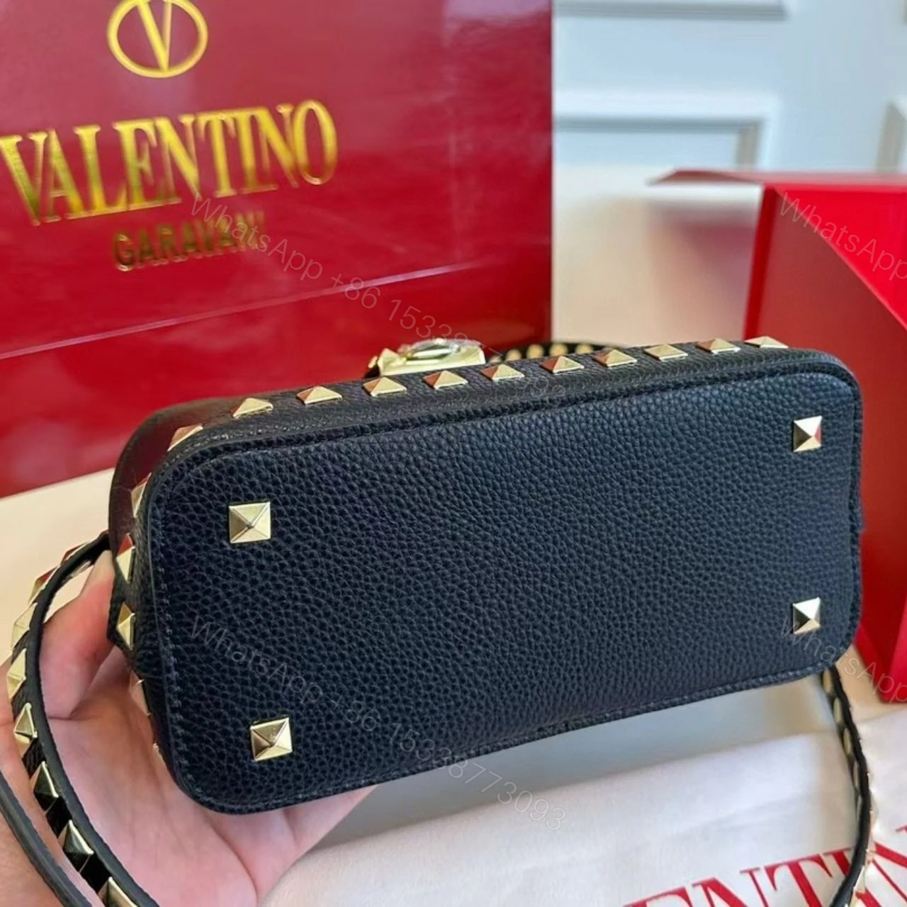 View 6 of VALENTINO GARAVANI ROCKSTUD HANDBAG IN GRAINY CALFSKIN BLACK 21CM