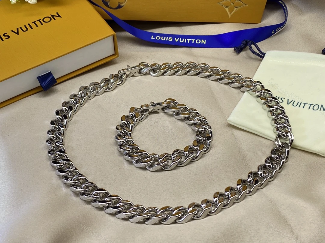 EN – Lux LV Necklaces 094 — view 1