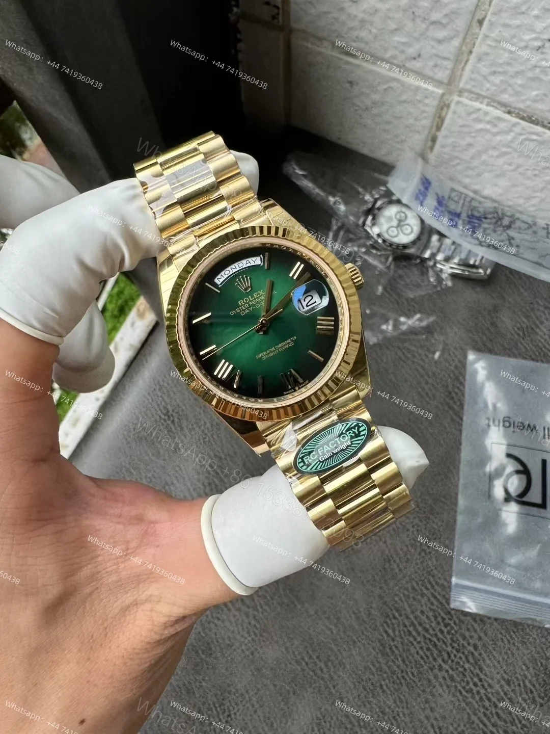 View 4 of Rolex Day-Date M228238-0069 1:1 Replica Green Gradient Dial 40MM 3255 Movement Presidential Bracelet Super Clone Watch