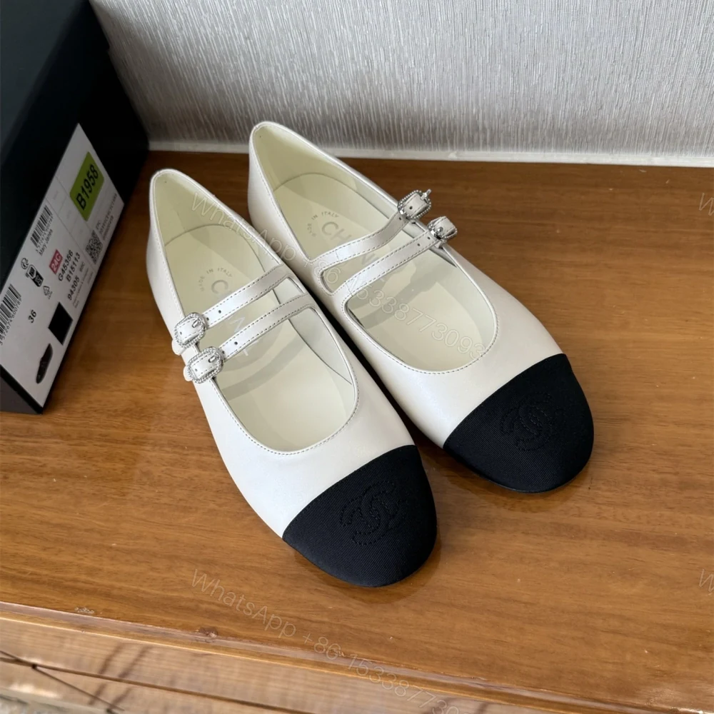 View 2 of 高仿Chanel*G45697圓頭塔扣平底鞋白色免檢版