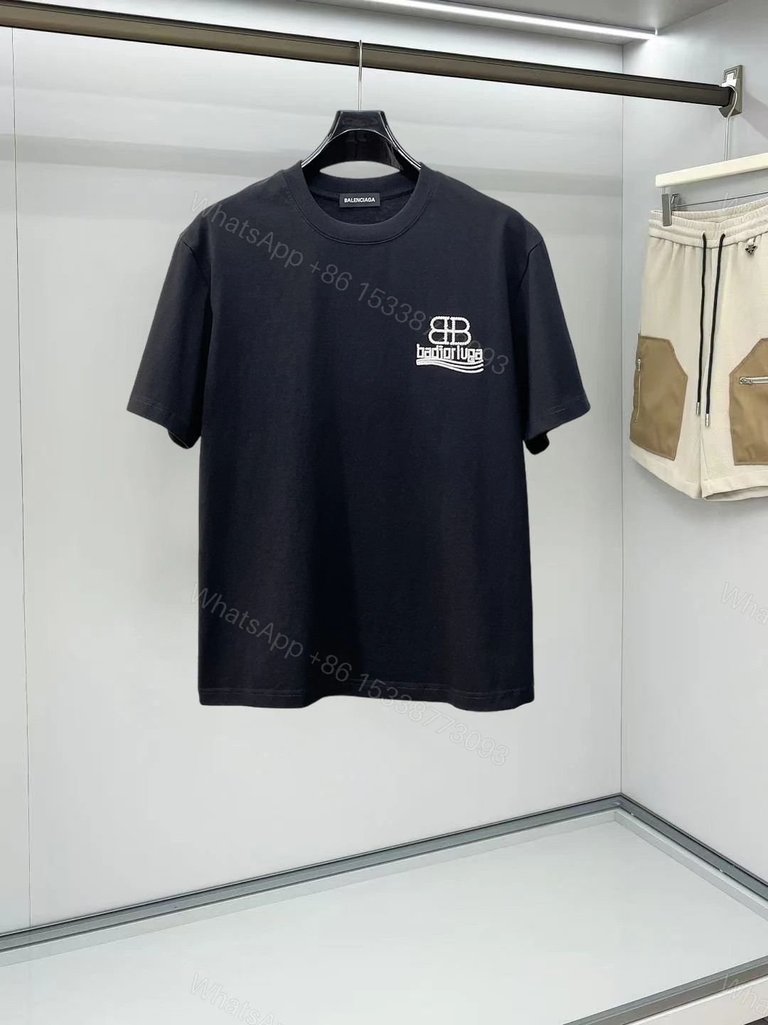 Balenciaga 原單 男款 小Logo短袖T恤 極簡日常穿搭款 — view 1