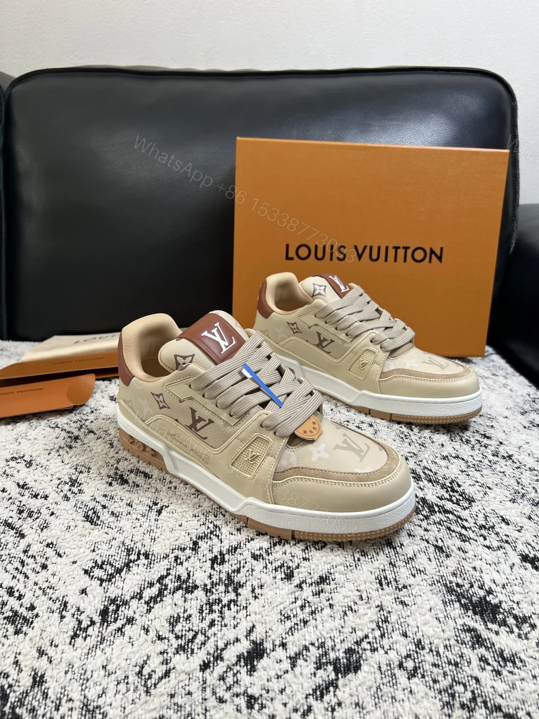 LV 原單休閒鞋 米色老花印花低筒板鞋 百搭時尚運動鞋 — view 1