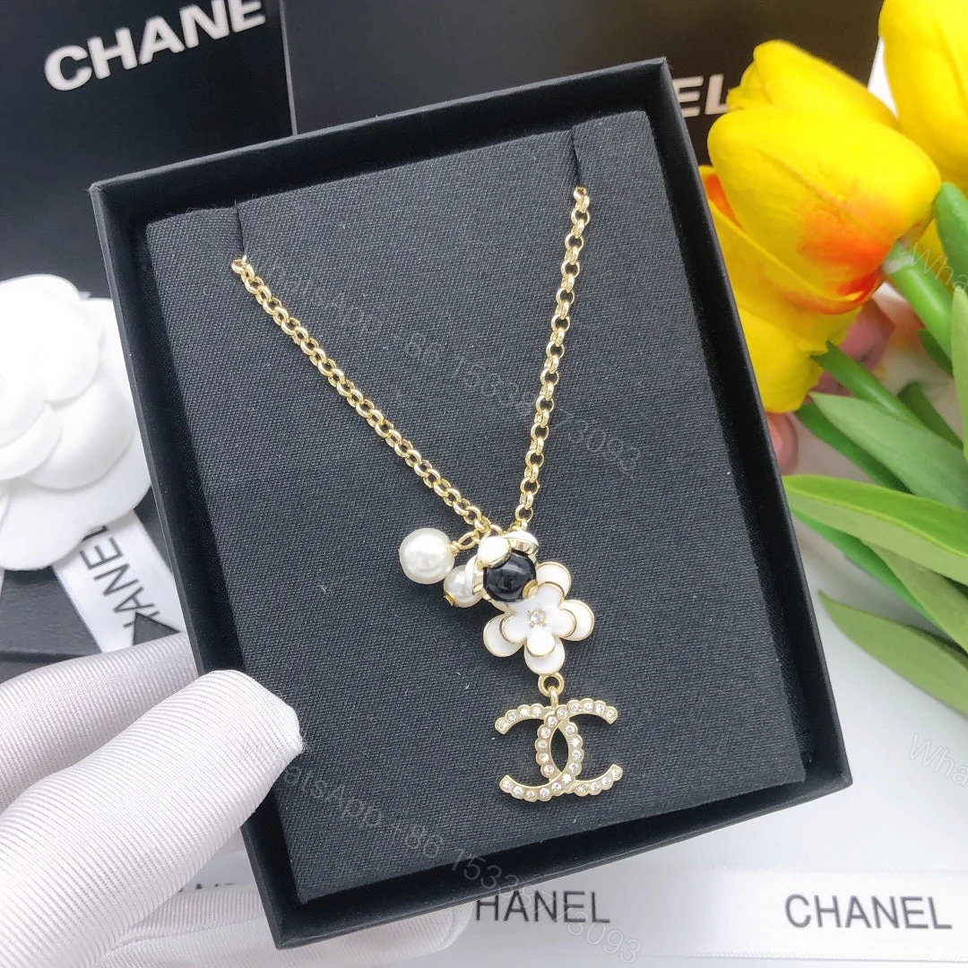 View 3 of EN – Lux Necklace CHL006