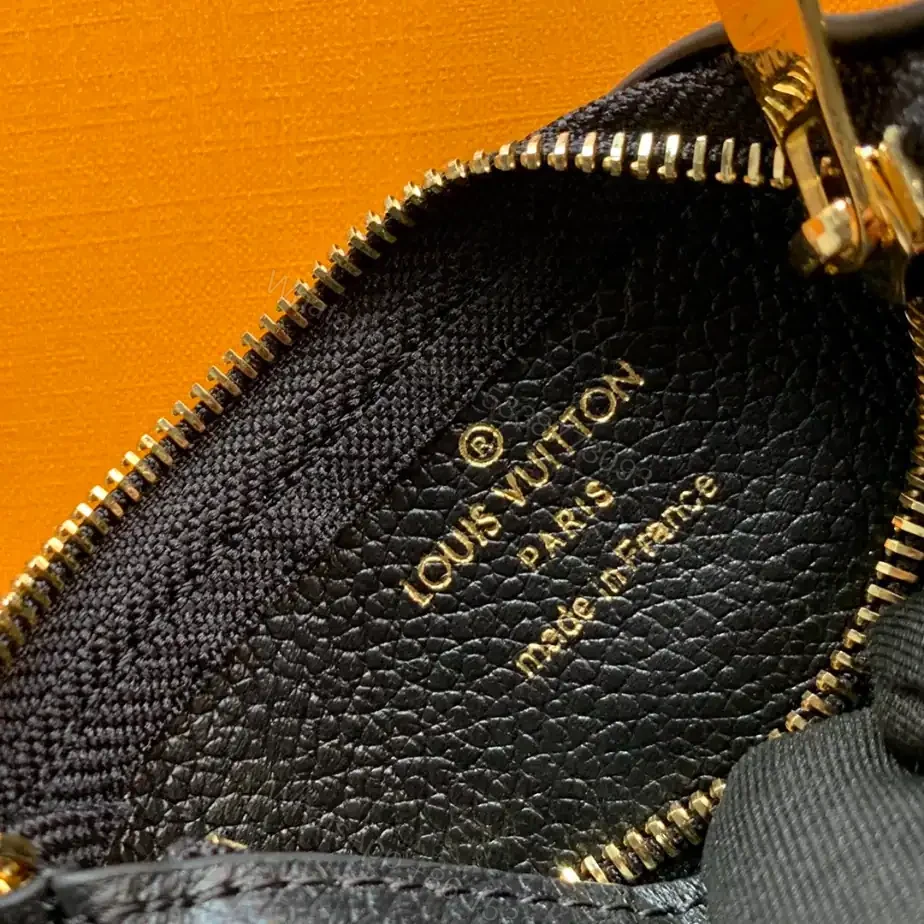View 4 of LV WALLET – RRG098