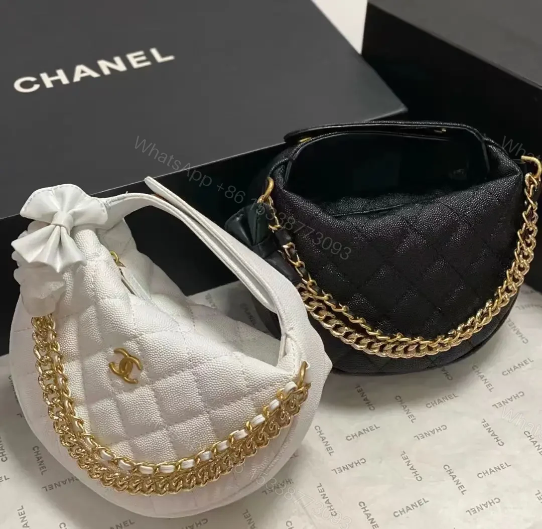 CHANEL — view 1