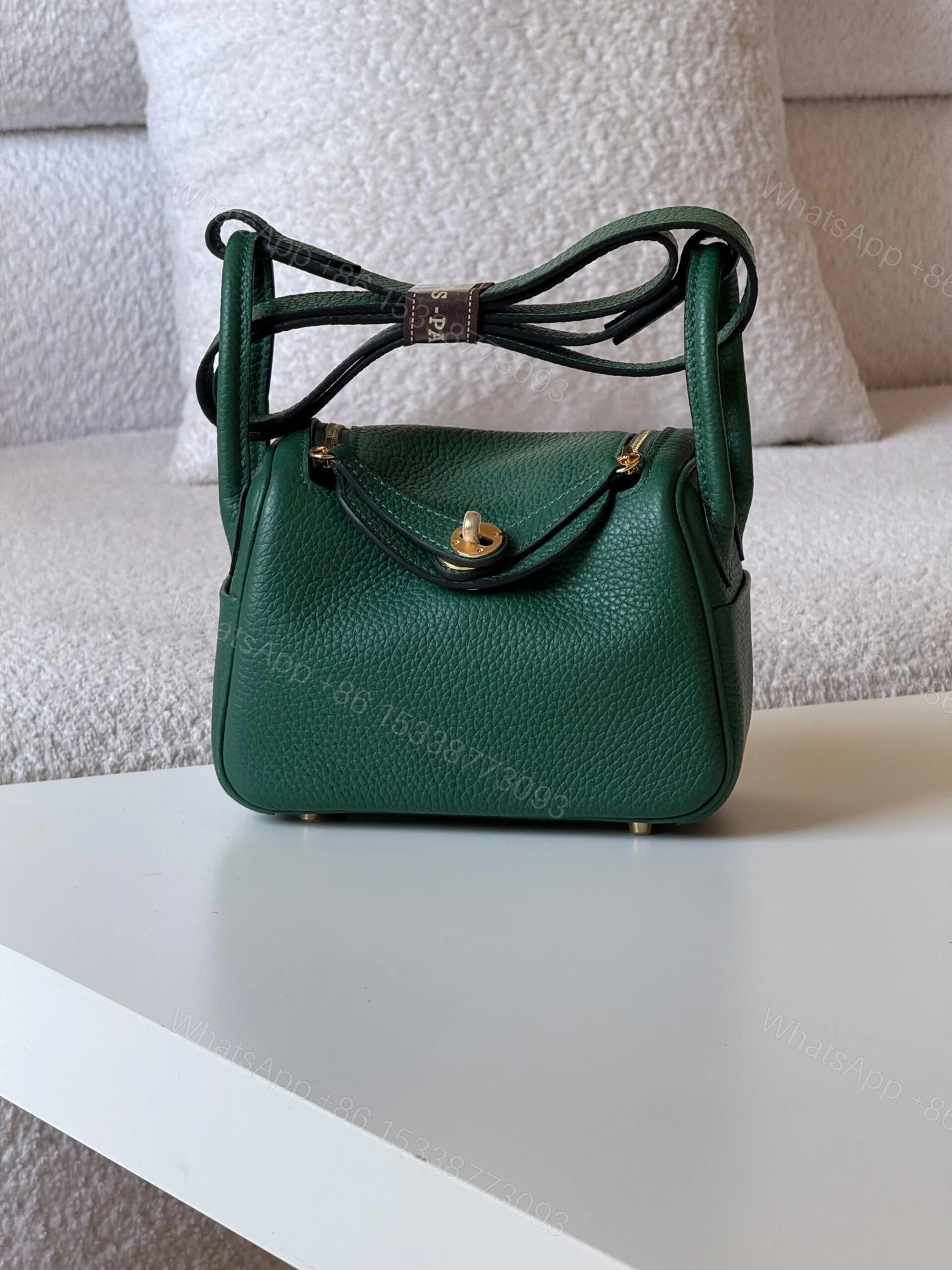 Hermès Mini Lindy bag in green Taurillon Clemence leather — view 1