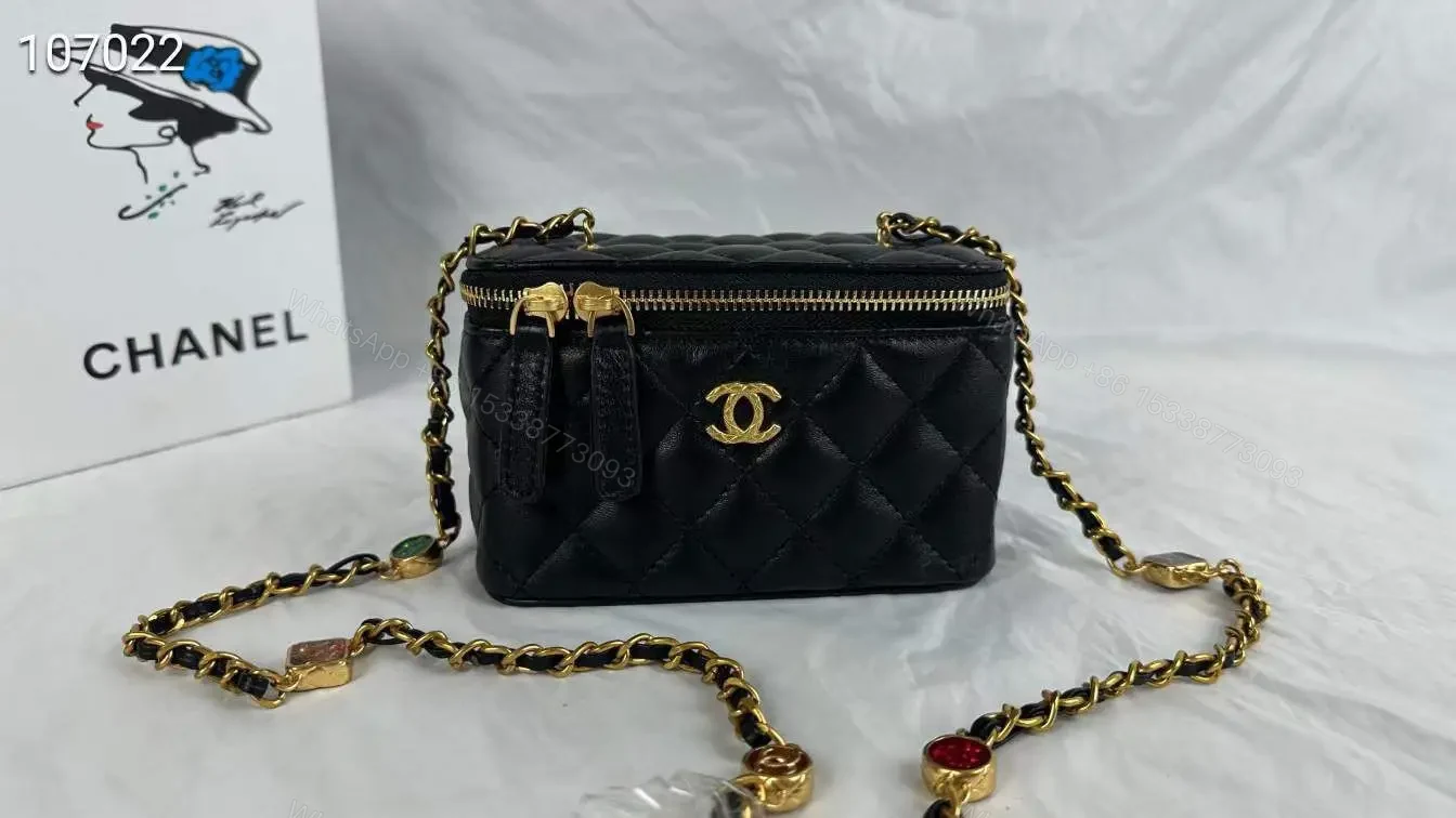 CHANEL — view 1