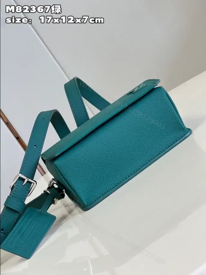 View 7 of LOUIS VUITTON FASTLINE WEARABLE WALLET – RRG070