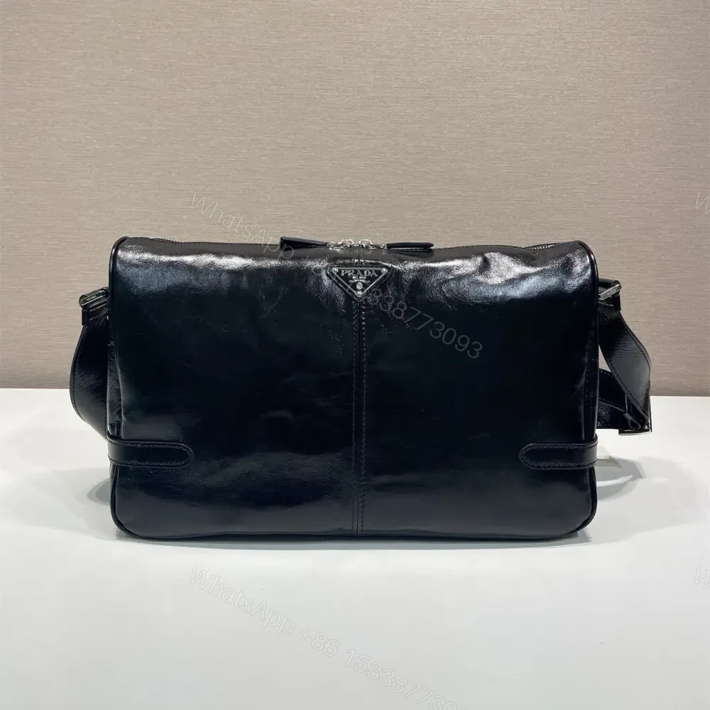 View 3 of 高仿Prada*2VH187小牛蠟皮男士郵差包黑色大號免檢版