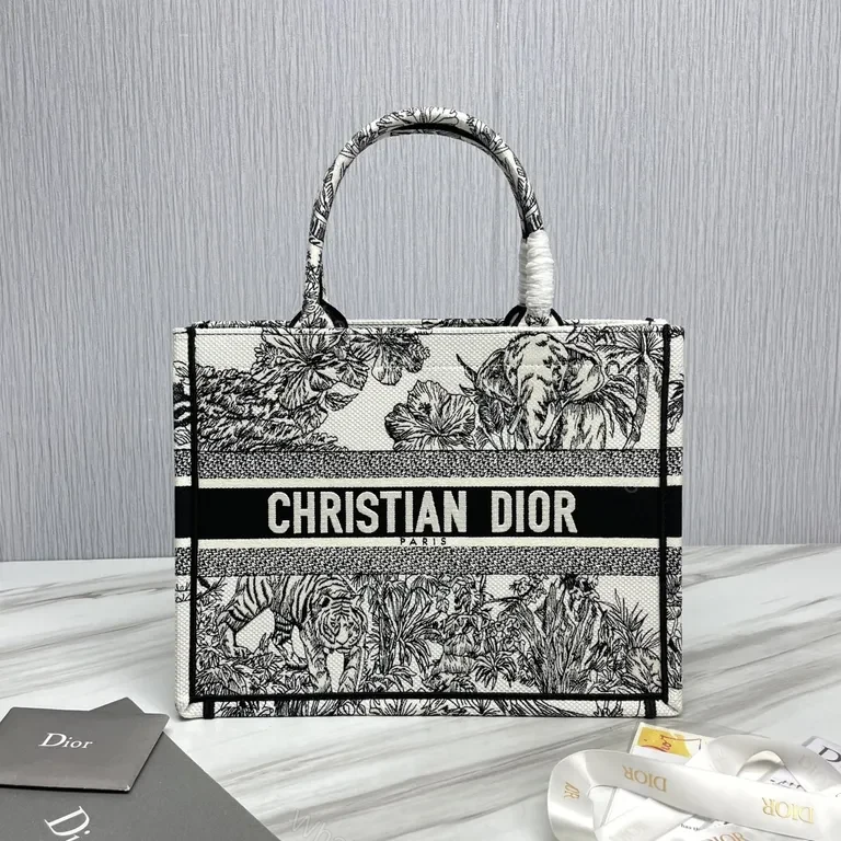 Monochrome Floral Dior Tote: Bold Everyday Luxury Bag — view 1