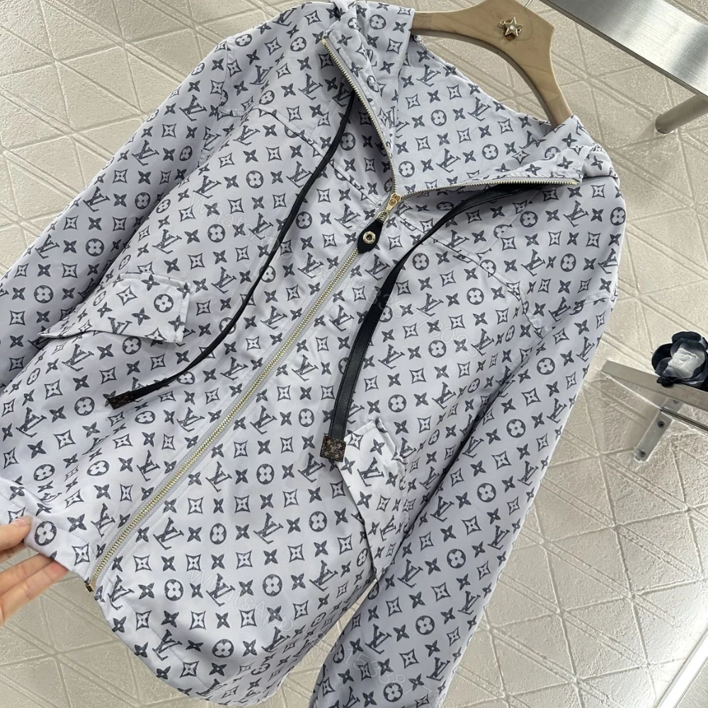View 4 of Louis Vuitton Monogram Pattern Parka Jacket Black White 1Ahzpf