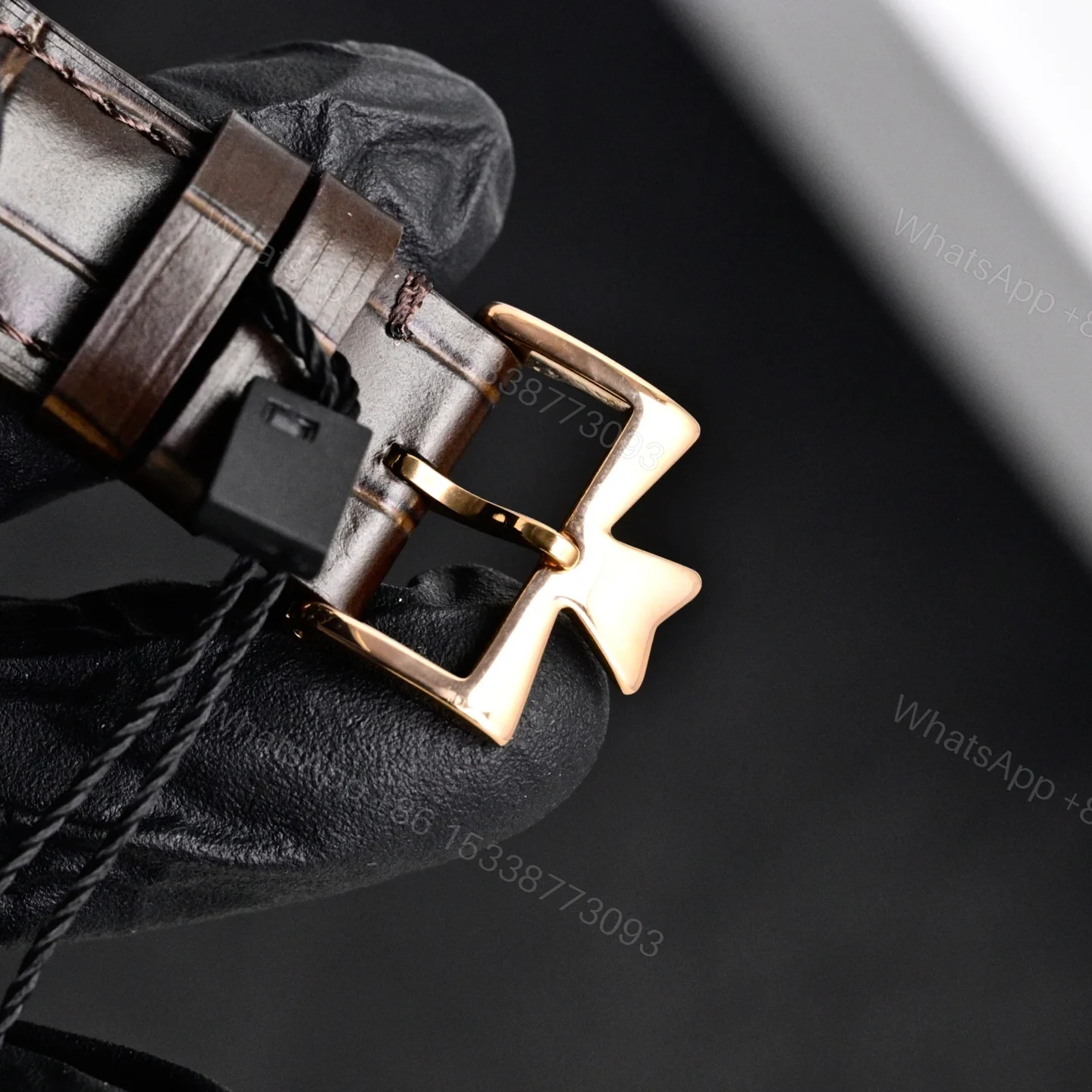 View 9 of Vacheron Constantin Traditionnelle Small Seconds Men’s Watch – 18K Rose Gold Diamond Bezel 82572/000R-9604