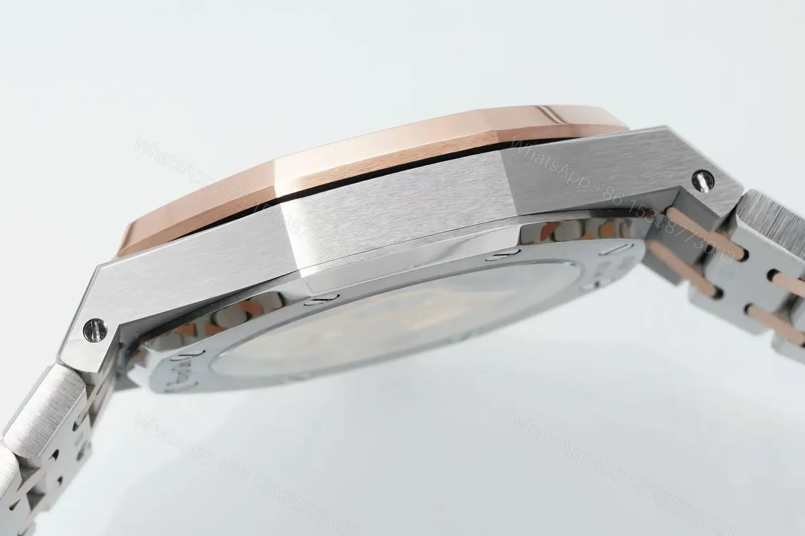 View 9 of Replica Audemars Piguet Royal Oak Selfwinding Silver 15400SR.OO.1220SR.01