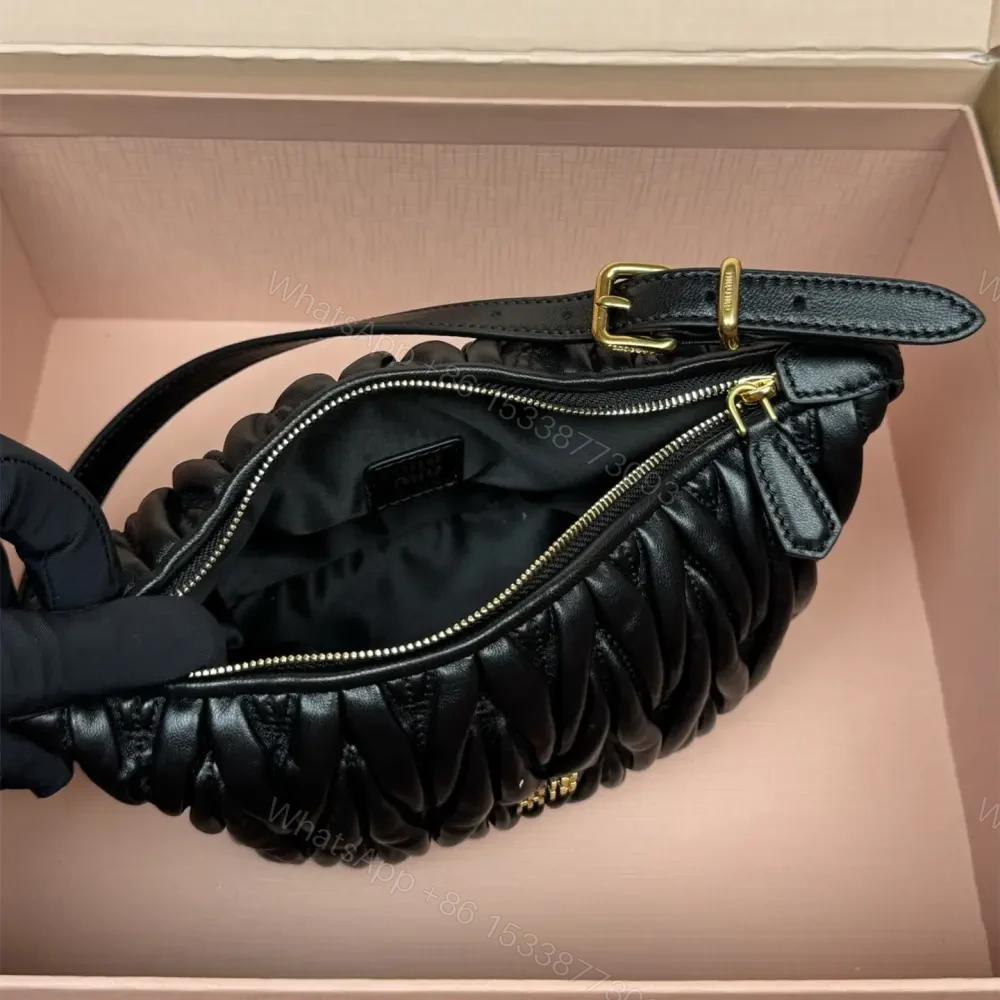 View 7 of 高仿miumiu*5BP100小牛皮元寶手袋黑色免檢版
