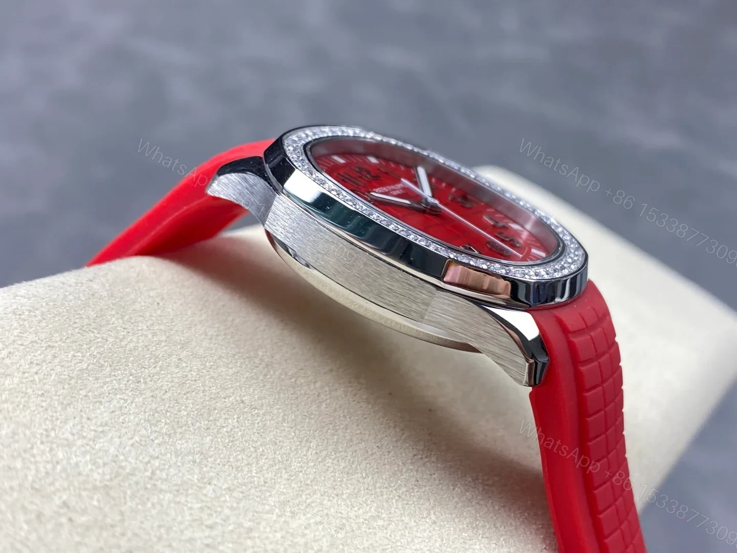 View 5 of Patek Philippe Aquanaut 5067 Stainless Steel Red Singapore 2019 5067A-027
