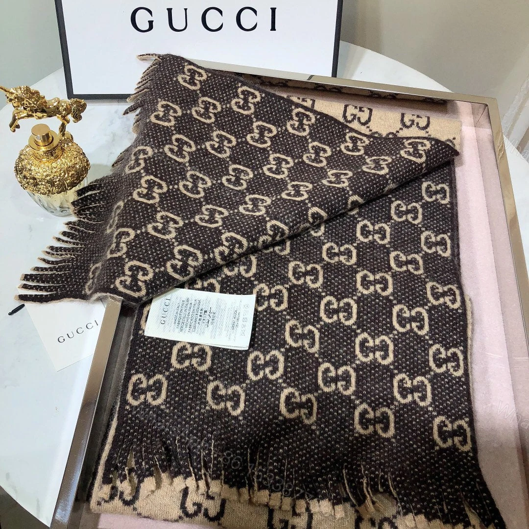 View 2 of EN – Luxury GCI Scarf 009