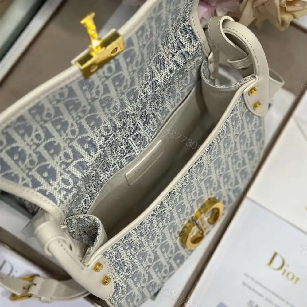 View 6 of 高仿Dior*30Montaigne系列9363M925單肩包白色中號免檢版