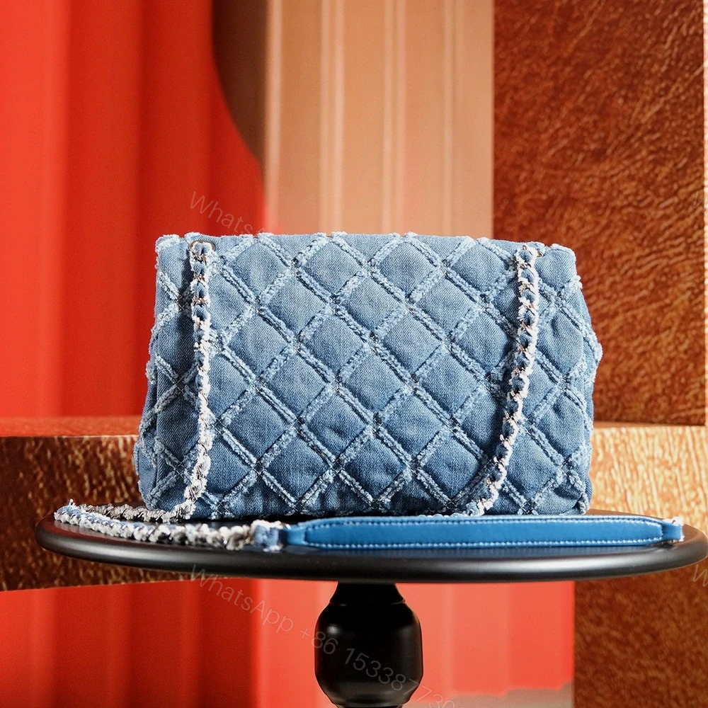 View 2 of 高仿Chanel*24S系列AS1560水洗丹寧單肩包中號免檢版