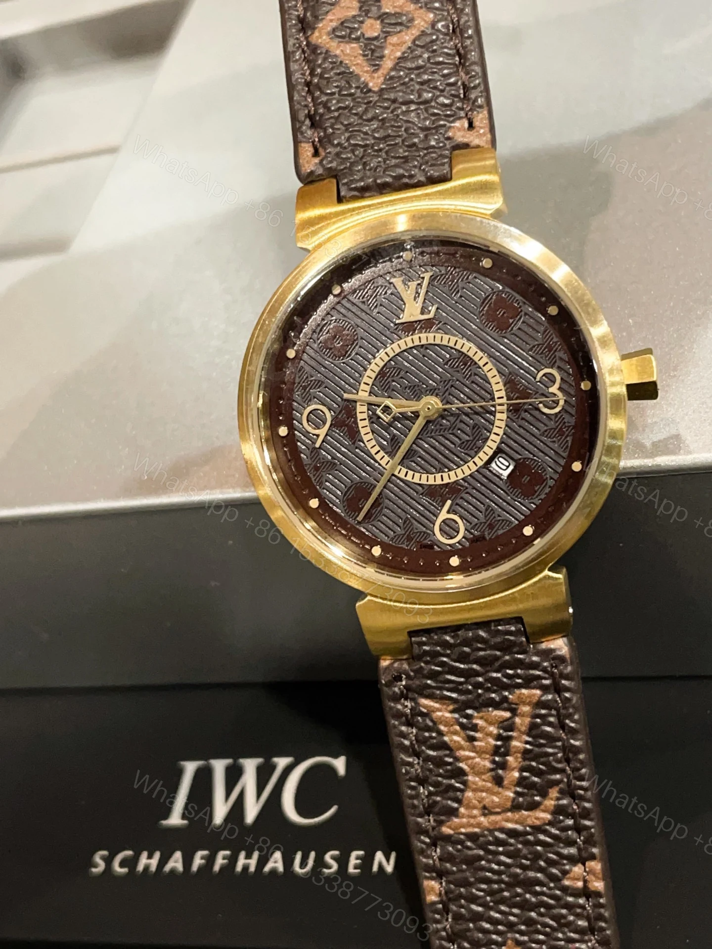 LV 高仿 女款 Monogram 復古數字錶盤皮帶手錶 氣質百搭款 — view 1
