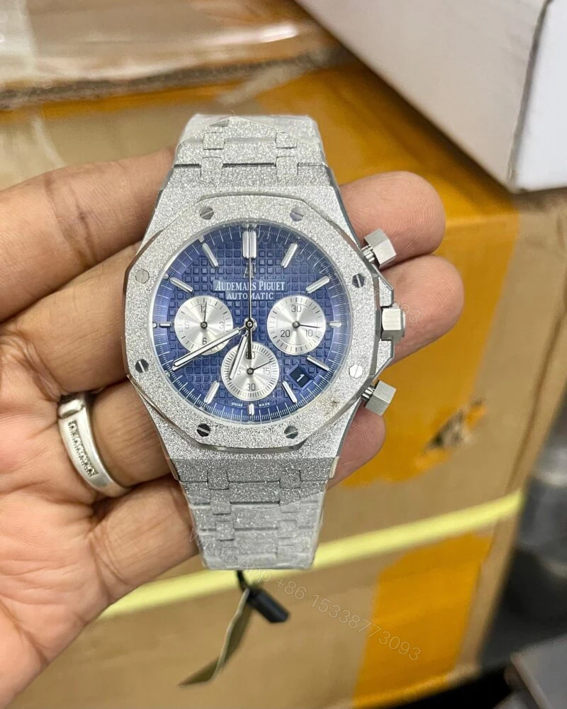 Audemars Piguet 12AA 44MM Quartz — view 1