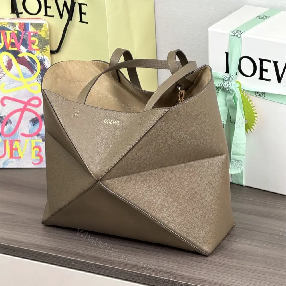 View 7 of 高仿Loewe*Fold系列3170幾何Tote包灰褐色中號免檢版